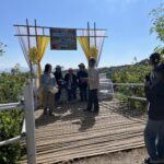 ดอกบัวตองบนดอยแป๋หลวงกำลังบานสะพรั่ง นักท่องเที่ยวแห่เช็คอินและอุดหนุนสินค้าท้องถิ่น